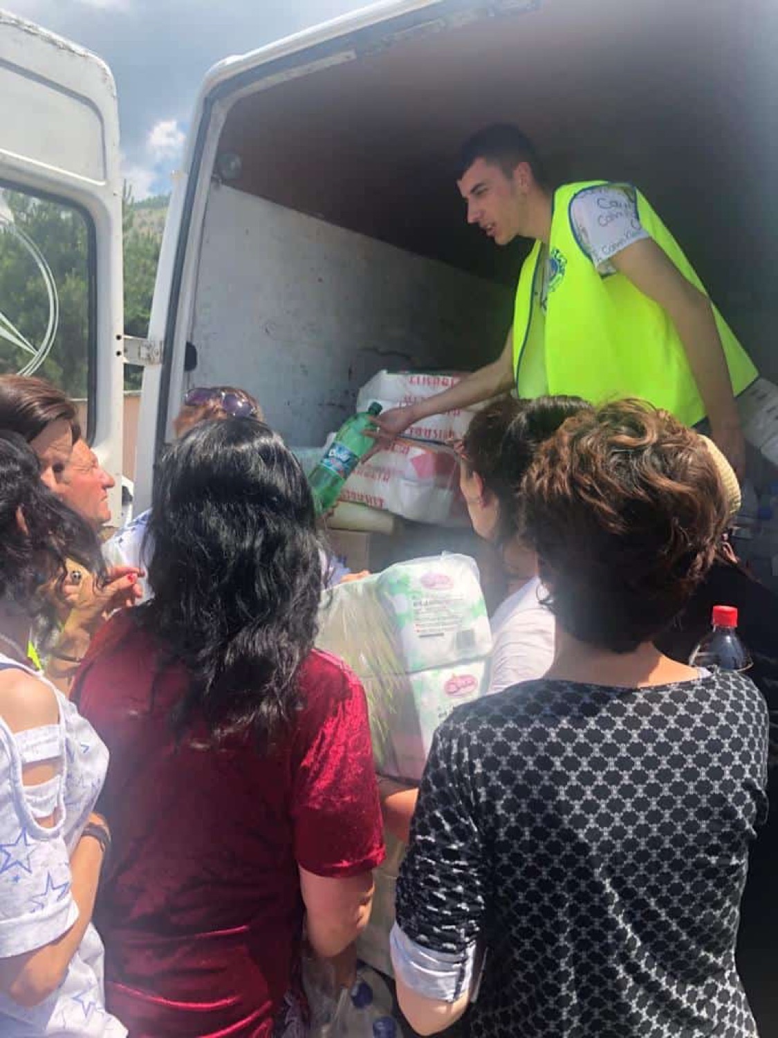 Earthquake Relief — Korçë — photograph 4
